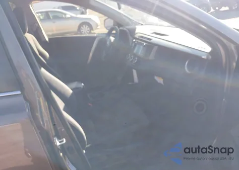 2015 Toyota Rav4 Le z USA, uszkodzony, nr VIN JTMBFREV1FD158154